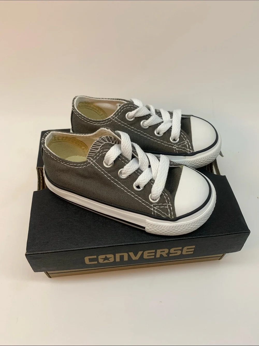 Converse Kids' Classic Baby Low-Top Canvas Sneakers in Gray Size 5